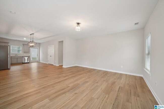 Building Photo - 615 Troubadour Ln