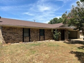 Building Photo - 1364 N Dale Ave