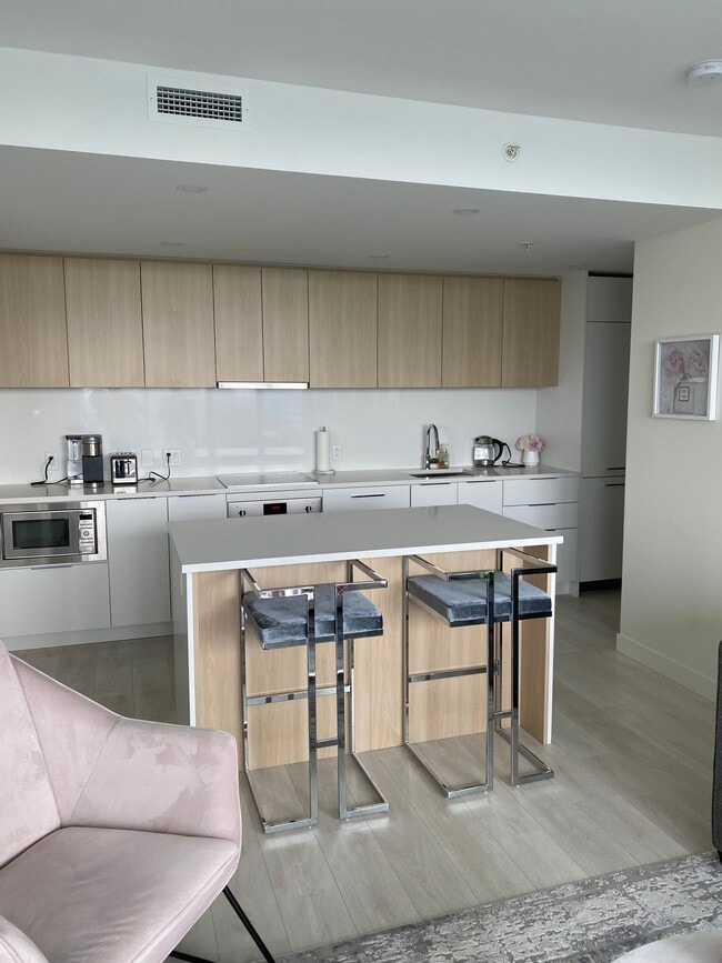 Building Photo - 13318 104 Av