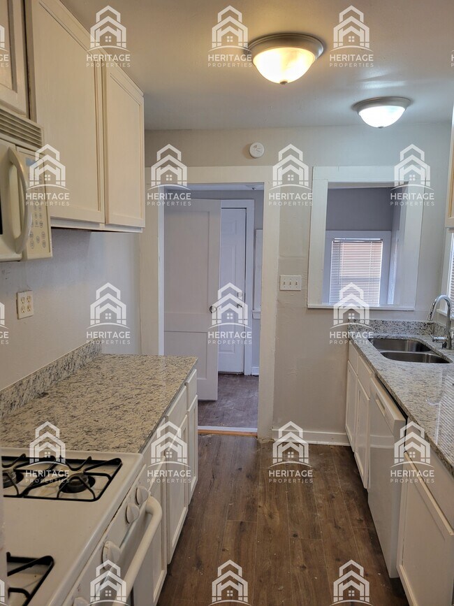 Foto del edificio - 5809 Kilpatrick Ave