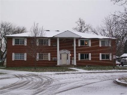 Primary Photo - 408 Hickory Cir