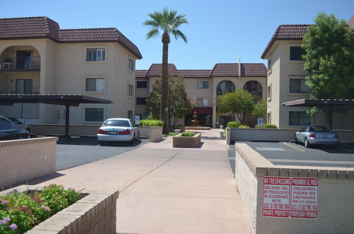 3033 E Devonshire Ave Unit 1010, Phoenix, AZ 85016 Room for Rent in