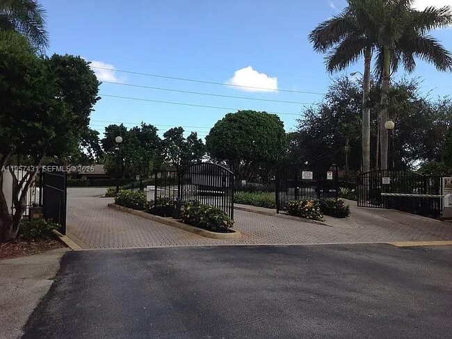 Building Photo - 10734 SW 117th Pl