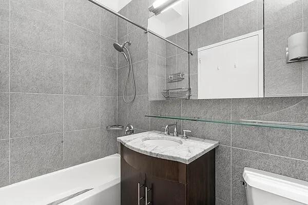 Foto del edificio - 80 John St