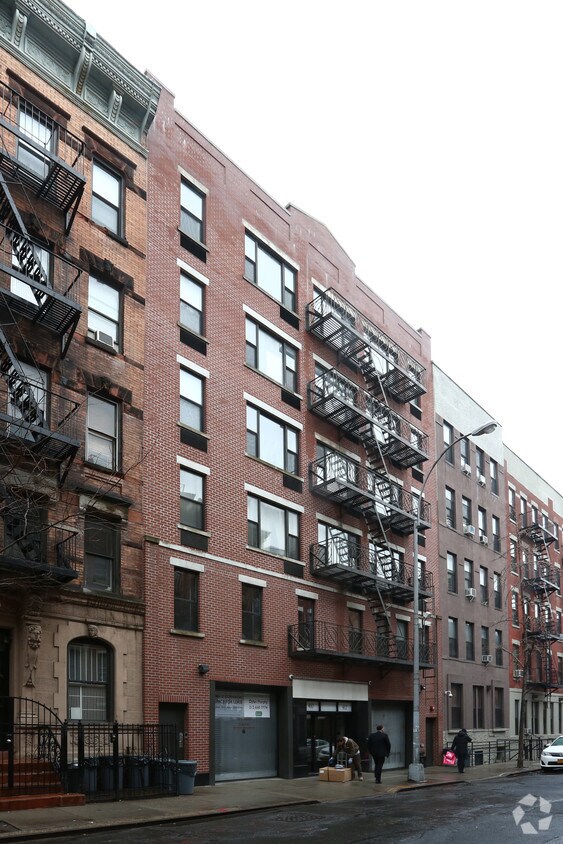 Building Photo - 410-412 W 48th St