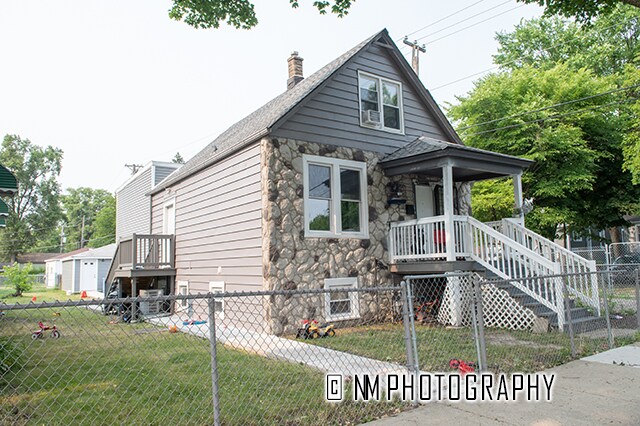 Building Photo - 2114 W 57th St