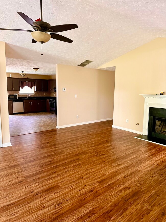 Foto del edificio - 4552 Latchwood Dr