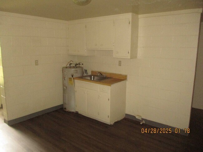 Foto del edificio - 1517 E Residence Ave