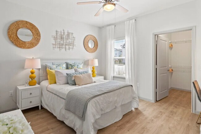 Foto del edificio - Luxe Loft Living: 3BR Apartment with Lofte...