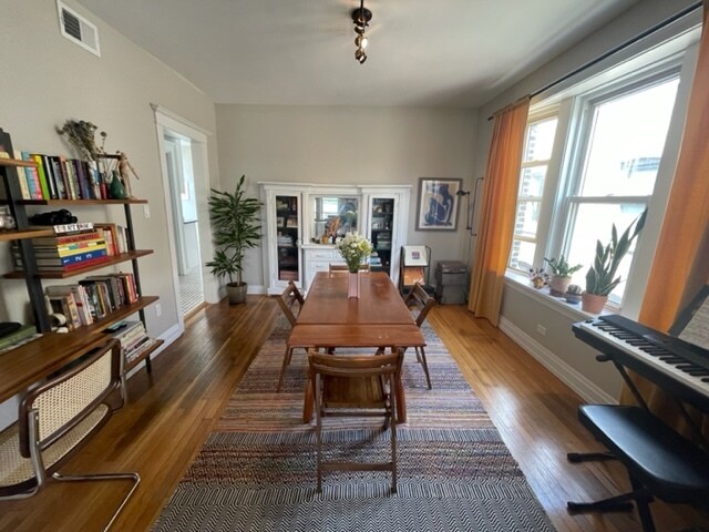 Foto del edificio - 2740 W Cortland St