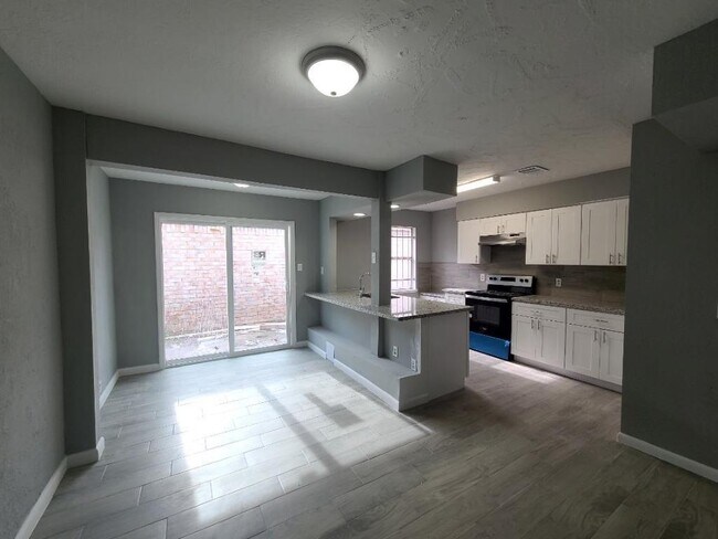 Building Photo - 11710 Zarroll Dr