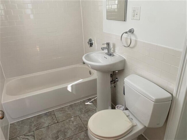 Foto del edificio - 134 Summer St