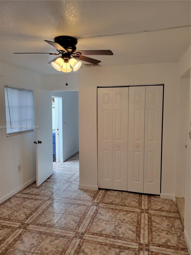 Foto del edificio - 14815 NE 8th Ct