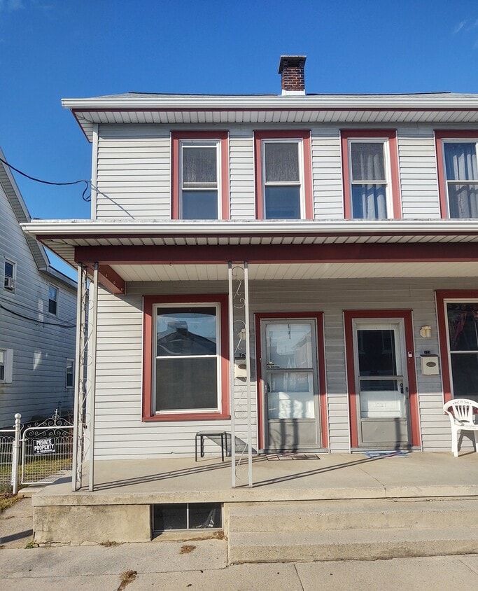 125 W Main St, Palmyra, PA 17078 House Rental in Palmyra, PA