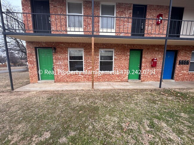 Building Photo - 2301 S V St