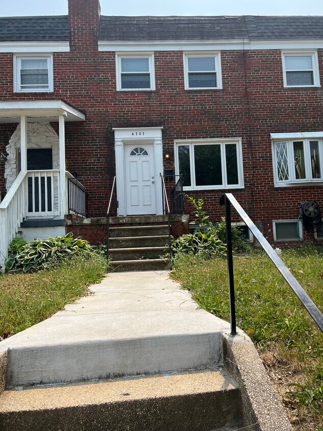 Primary Photo - 4707 Chatford Ave