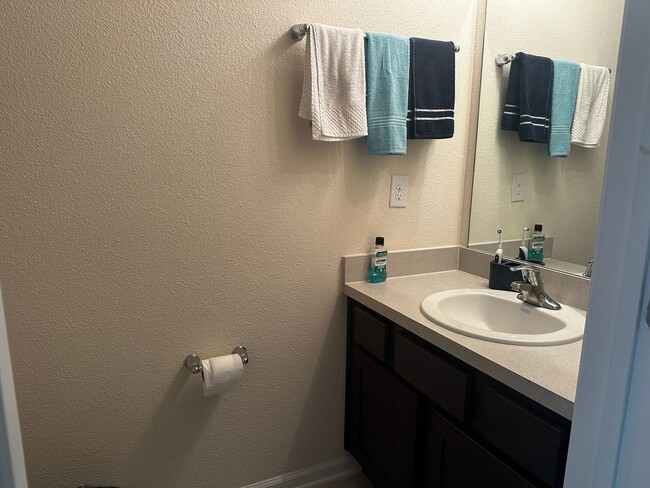 Foto del edificio - 832 Observatory Pkwy