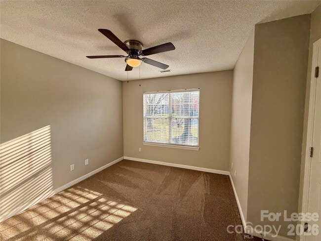 Foto del edificio - 142 Green Dragon Ct