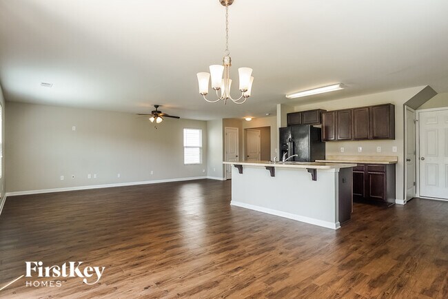 Foto del edificio - 4778 Woodford Cir