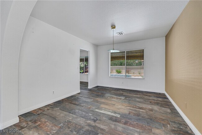 Foto del edificio - 815 Stillwater Ln