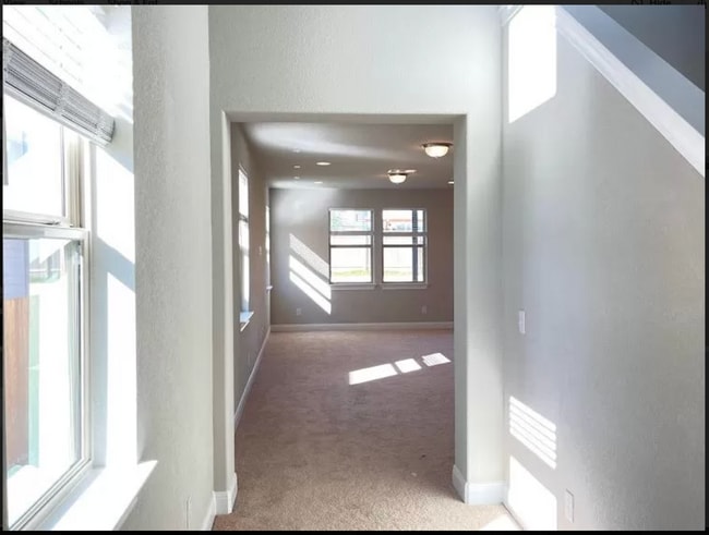 Building Photo - 200 Mayney Ln