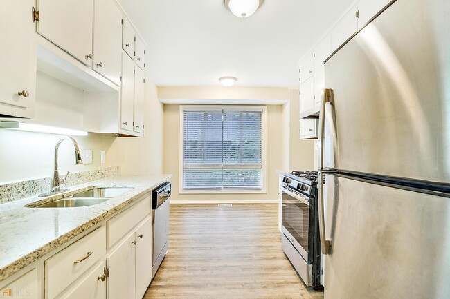 Building Photo - 4323 Autumn Hill Dr