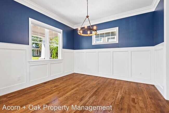 Foto del edificio - 4 br, 3.5 bath House - 703 E Franklin St