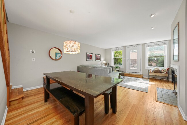 Foto del edificio - 1023 W Vernon Park Pl