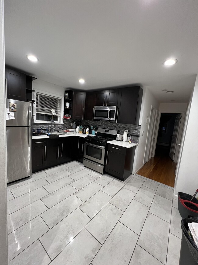 Building Photo - 3586 John F. Kennedy Blvd