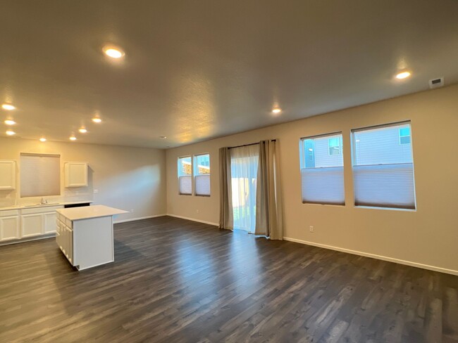 Building Photo - Pet Friendly 2022 Marcola Meadows Four Bed...