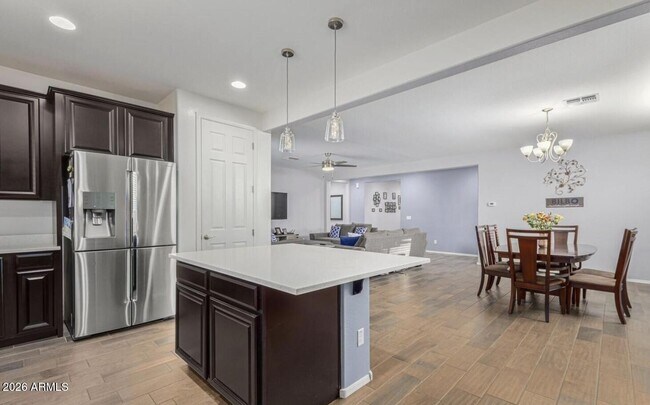 Foto del edificio - 15732 W Pierce St