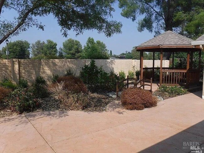 Foto del edificio - 312 Larkspur Dr