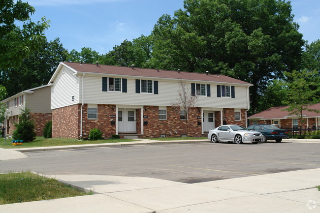 Building Photo - Hildebrandt Park Apartments