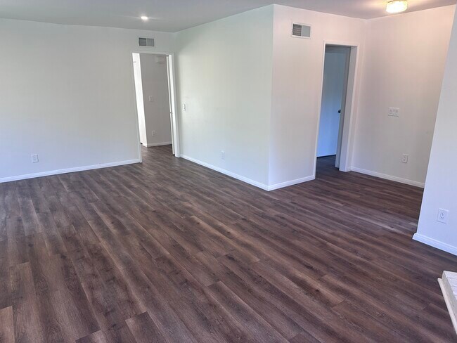 Building Photo - 2106 Crespi Ln
