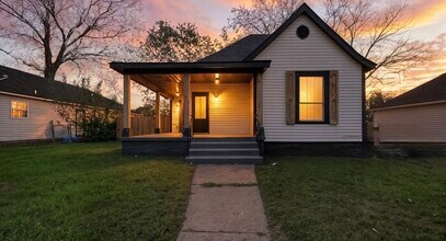 Building Photo - 1707 Nelson Ave