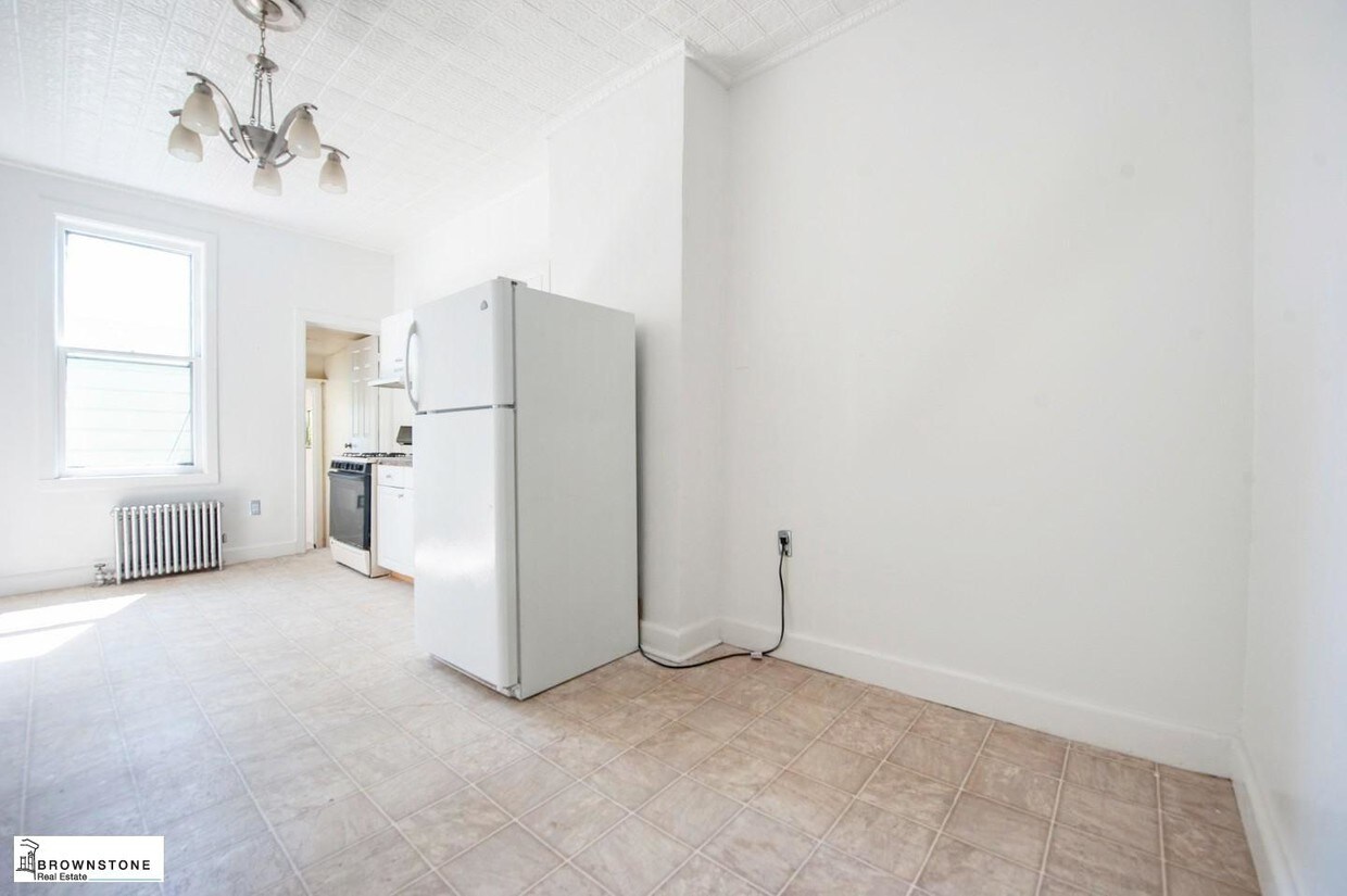 Primary Photo - 328 19th Street