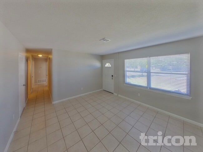 Building Photo - 7000 Brentford Rd