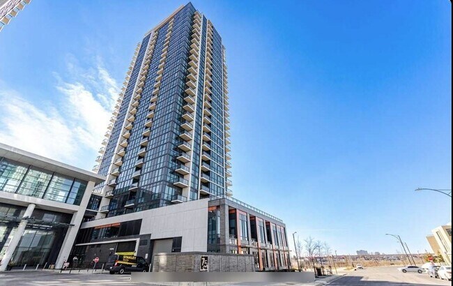 Photo du bâtiment - 75 Eglinton Av W