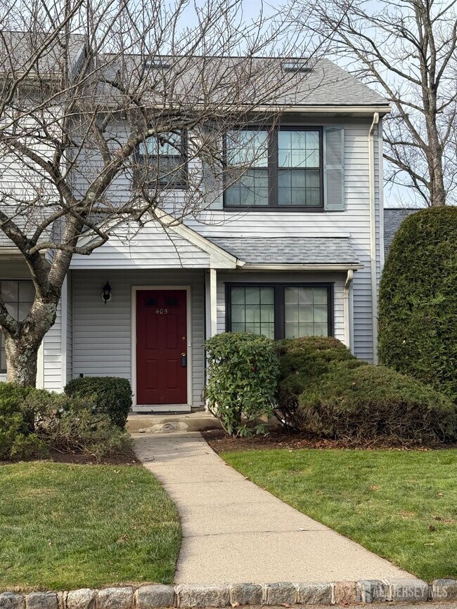 Foto del edificio - 405 Maplecrest Rd