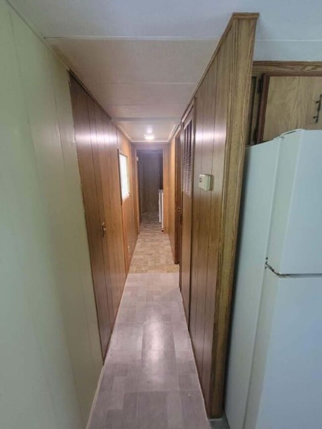 Building Photo - One bedroom One bath - South Lakeland