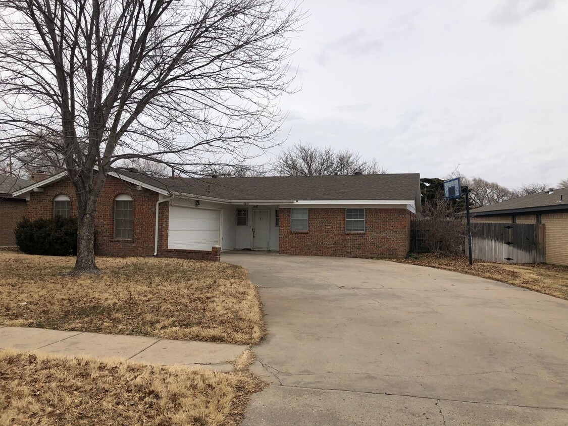 Primary Photo - Located in Glendale!!! 3/2/2 Amarillo High...