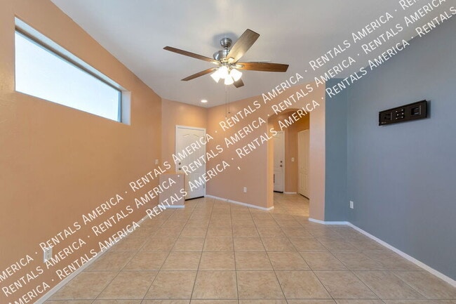 Building Photo - 568 E Painted Pueblo Dr