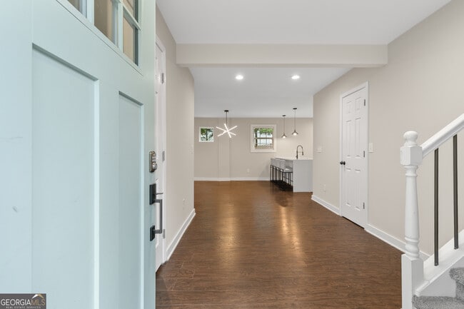 Foto del edificio - 1887 E Farris Ave