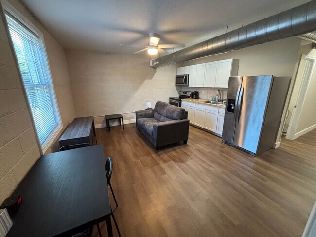 Foto del edificio - 637 Washington St