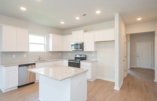 Building Photo - 3707 Clementine Ln