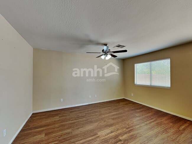 Foto del edificio - 8506 W Miami St