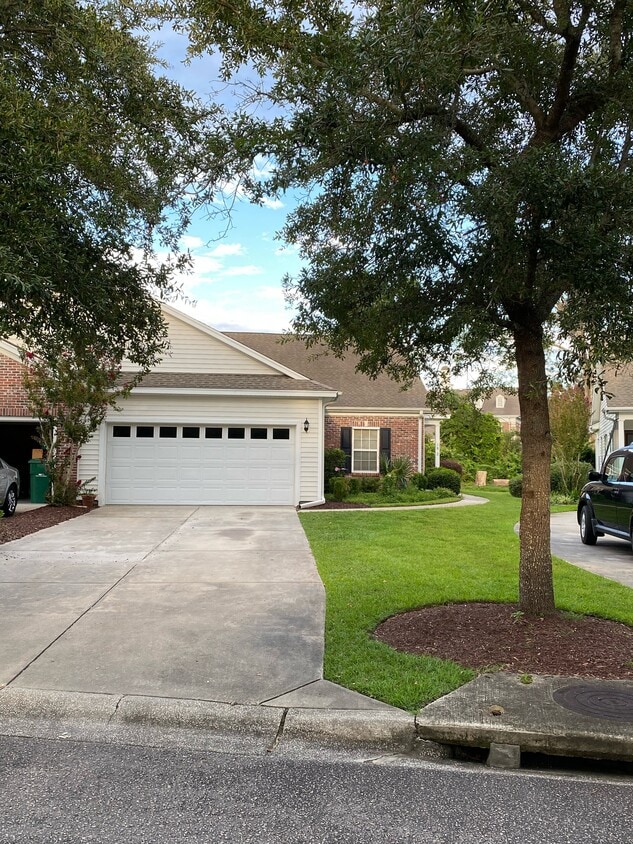 18 Rattan Cir Unit 2, Pawleys Island, SC 29585 Condo for Rent in