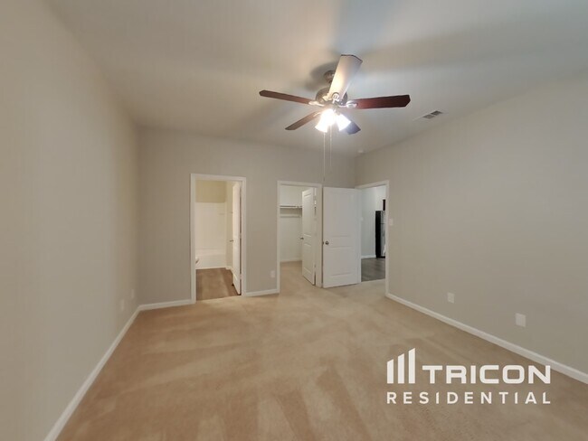 Foto del edificio - 440 Dove Creek Ln