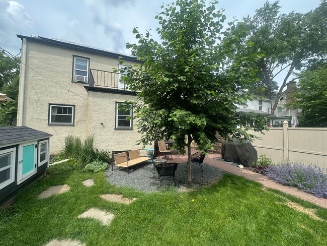 Foto del edificio - Gorgeous 3 Bedroom Single Family Home with...