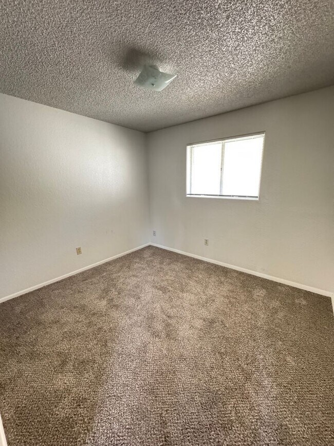 Building Photo - 115 Hudson Ave